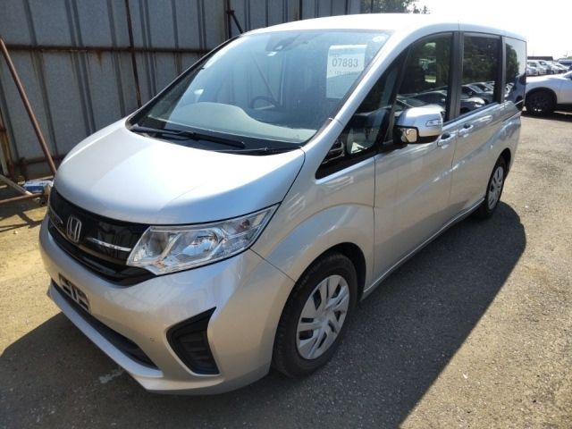 7883 Honda Step wagon RP1 2018 г. (LUM Tokyo Nyusatsu)